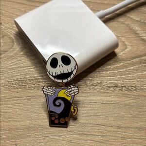 Disney Jack Skellington trading pin - Black, White, Yellow
